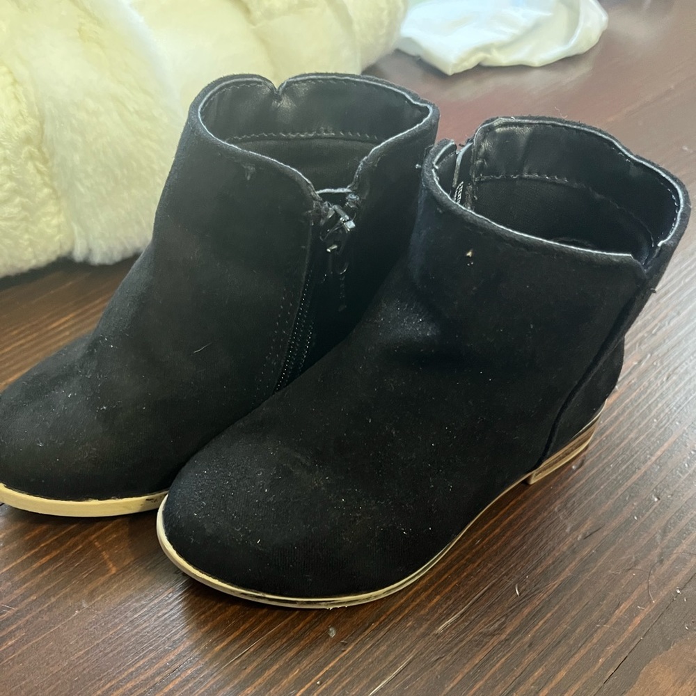 Cat & Jack Toddler Booties